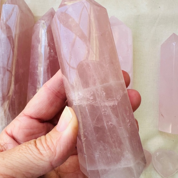 Rose quartz towers. Grade A to Grade B. Ethically mined. - Picture 6 of 6